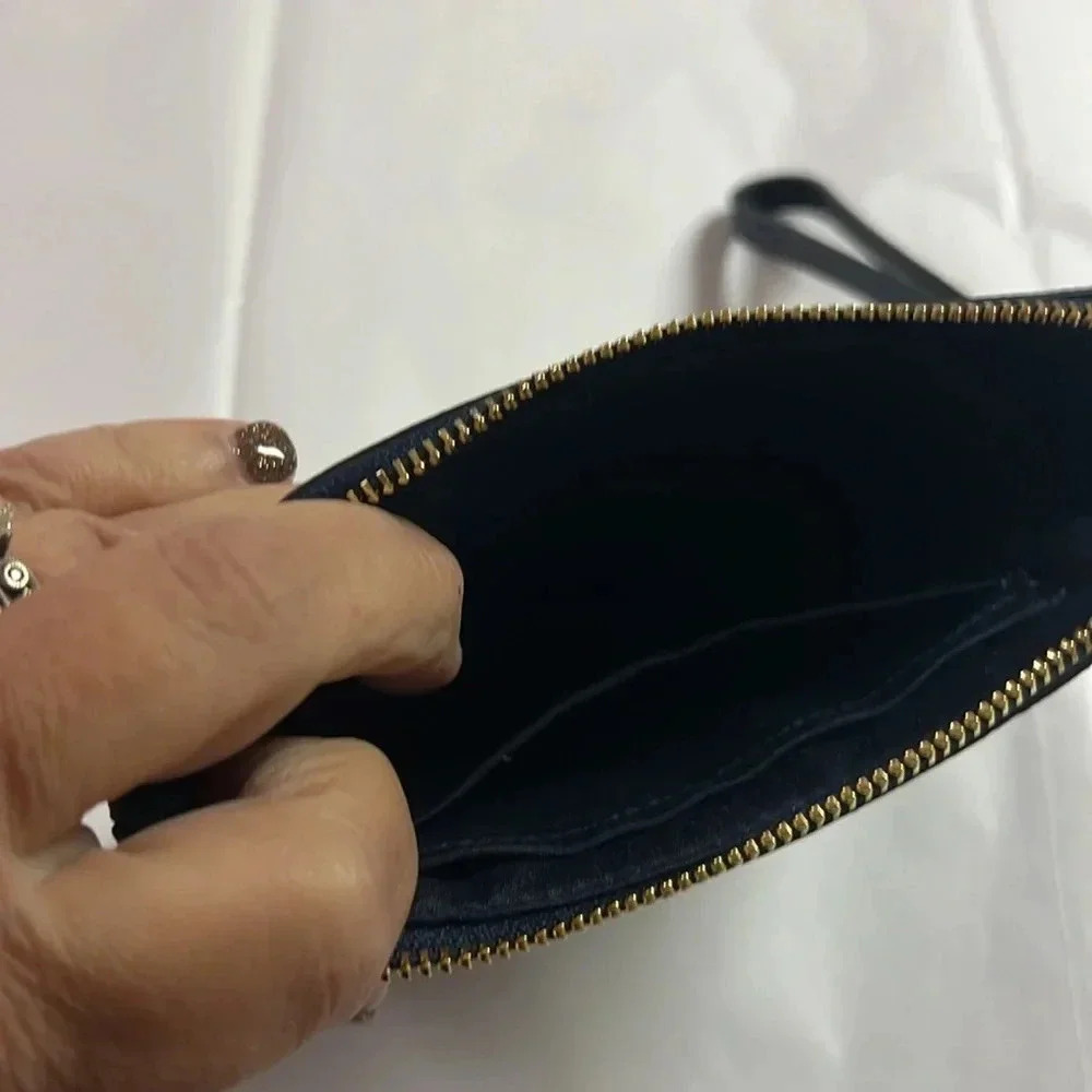 NWT Coach cross grain leather corner zip wristlet. - Picture 3 of 5